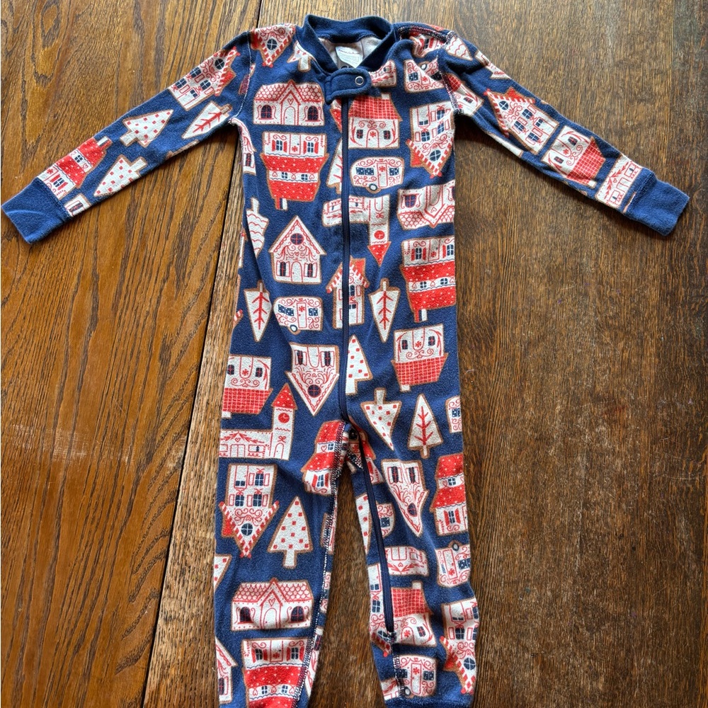 Hanna Andersson Festive Blue and Red Baby House One Piece Zip-up Pajamas 3T